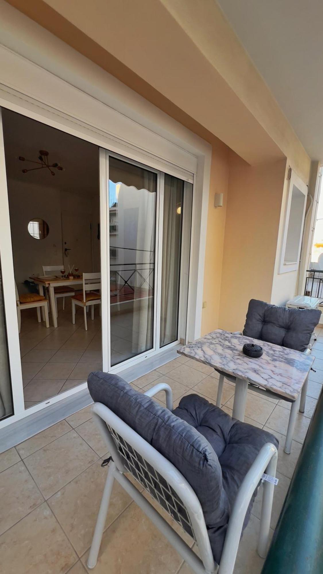 H&H Cozy Retreat Pireu Exterior foto