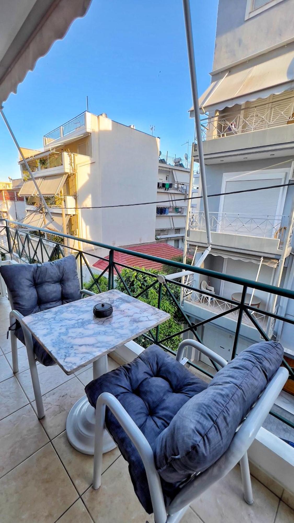 H&H Cozy Retreat Pireu Exterior foto